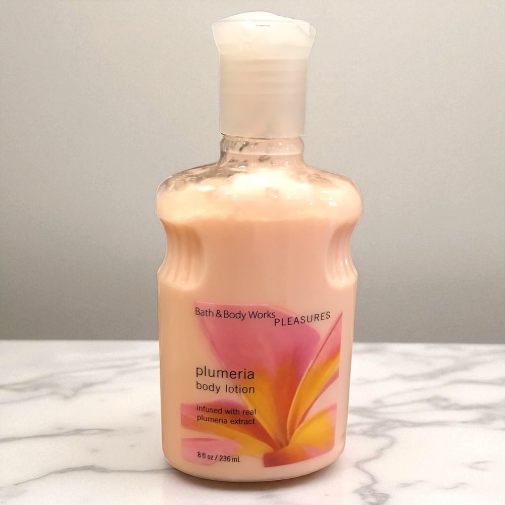 Bath & Body Works Pleasures‎ PLUMERIA Body Lotion 8 oz NEW  Retired